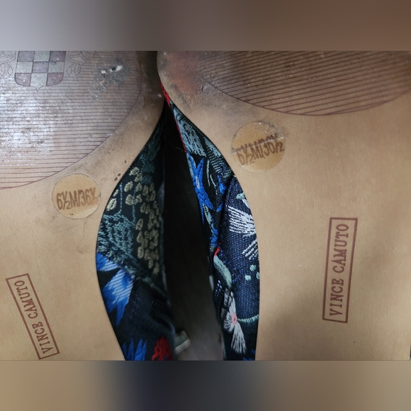 Vince Camuto Floral Fabric Embroidered Boots 6.5M - Picture 9 of 12